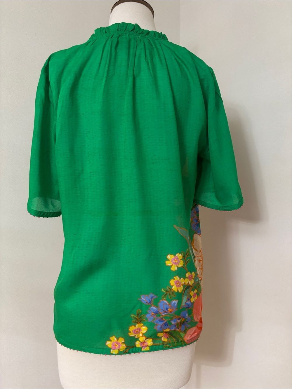 Johnny Was Green Floral Flutter Sleeve Blouse with Pink & Orange Blooms S - Picture 6 of 10